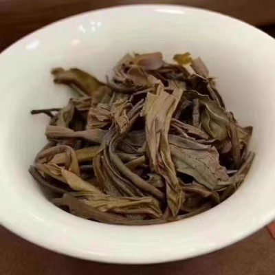 优质生普洱茶叶2011年勐库戎氏春尖冰岛古树茶青饼400克高档茶叶图4